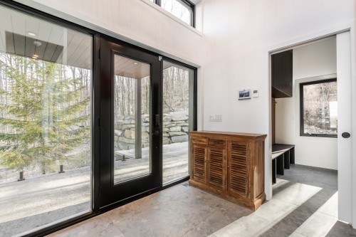 Hall d'entrée/Vestibule - 79 Ch. Mayer, Potton, QC - Indoor Photo Showing Other Room