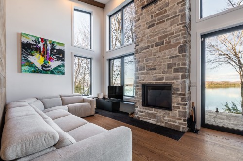Salon - 79 Ch. Mayer, Potton, QC - Indoor Photo Showing Living Room With Fireplace