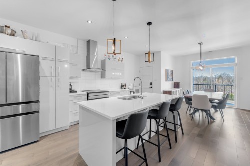 Cuisine - 21-661 Boul. Adolphe-Chapleau, Bois-Des-Filion, QC - Indoor Photo Showing Kitchen With Double Sink With Upgraded Kitchen
