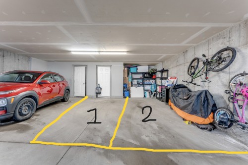 Garage - 21-661 Boul. Adolphe-Chapleau, Bois-Des-Filion, QC - Indoor Photo Showing Garage