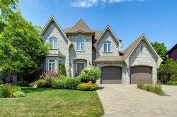 53 Rue de Chaumont Blainville, QC J7B 6B4