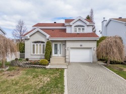 975 Rue de La Rochelle Boucherville, QC J4B 5G3