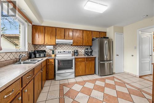 3128 Rymal Road, Mississauga, ON - Indoor Photo Showing Kitchen With Double Sink