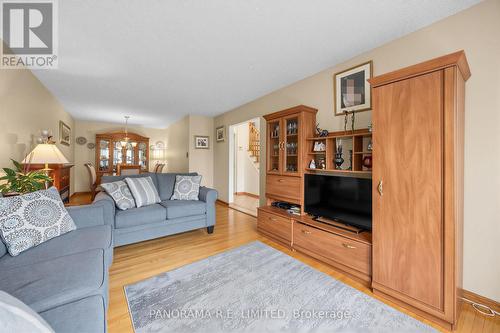 3128 Rymal Road, Mississauga, ON - Indoor Photo Showing Living Room