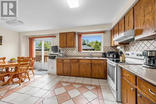 3128 Rymal Road, Mississauga, ON - Indoor Photo Showing Kitchen With Double Sink