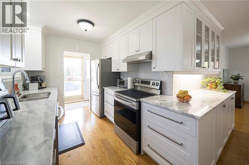 176 Kimberly Drive, Hamilton, ON - Indoor Photo Showing Kitchen With Stainless Steel Kitchen With Double Sink With Upgraded Kitchen