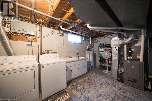 176 Kimberly Drive, Hamilton, ON - Indoor Photo Showing Laundry Room