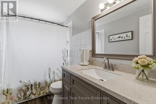 6 Broken Oak Crescent, Kitchener, ON - Indoor Photo Showing Bathroom