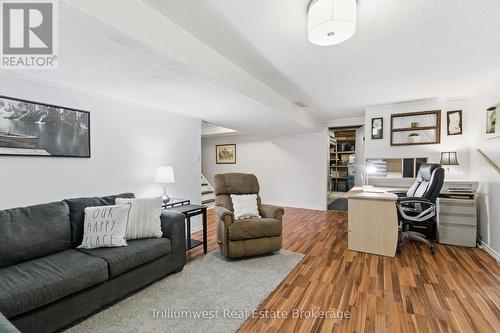 6 Broken Oak Crescent, Kitchener, ON - Indoor Photo Showing Living Room