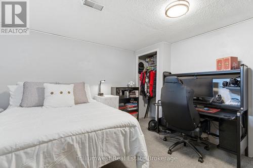 6 Broken Oak Crescent, Kitchener, ON - Indoor Photo Showing Bedroom