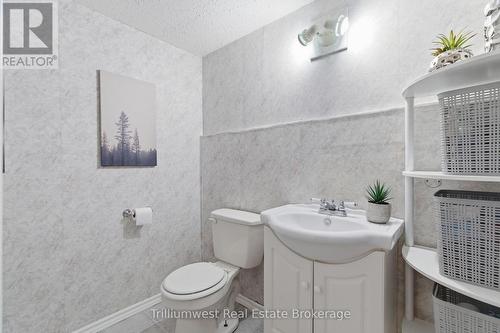 6 Broken Oak Crescent, Kitchener, ON - Indoor Photo Showing Bathroom