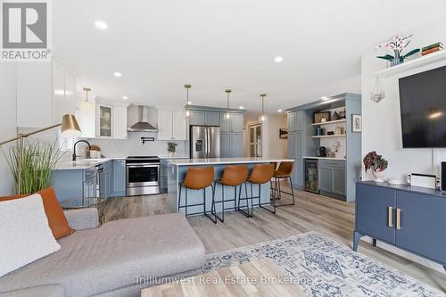 6 Broken Oak Crescent, Kitchener, ON - Indoor Photo Showing Kitchen With Upgraded Kitchen