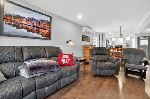 Salon - 2353  - 2359 Av. Gonthier, Montréal (Mercier/Hochelaga-Maisonneuve), QC - Indoor Photo Showing Living Room