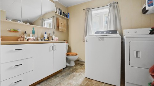 Bathroom - 38 4E Rue O., Saint-Martin, QC - Indoor Photo Showing Laundry Room