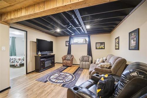 92 Margaret Swann Dr, Winnipeg, MB 
