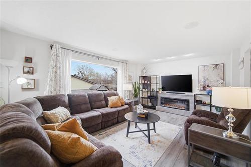 92 Margaret Swann Dr, Winnipeg, MB 