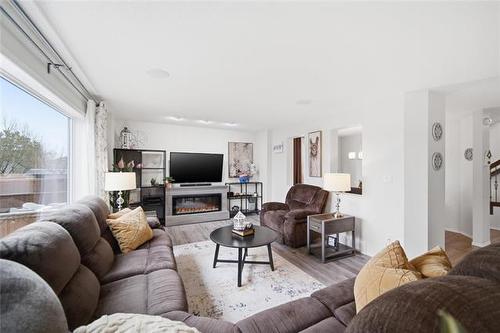 92 Margaret Swann Dr, Winnipeg, MB 