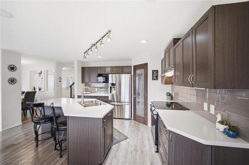 92 Margaret Swann Dr, Winnipeg, MB 