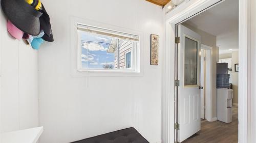 503 4Th Street, Cranbrook, BC - Indoor