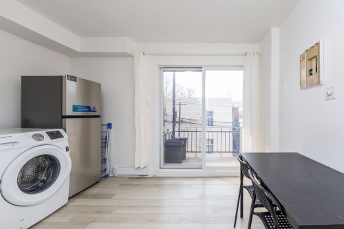 Salon - 3408 Rue Allard, Montréal (Le Sud-Ouest), QC - Indoor Photo Showing Laundry Room