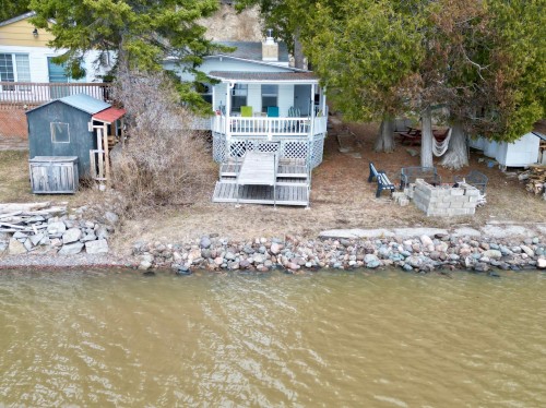 87 Ch. de la Baie-Joannes  Saint-Bruno-De-Guigues, QC J0Z 2G0