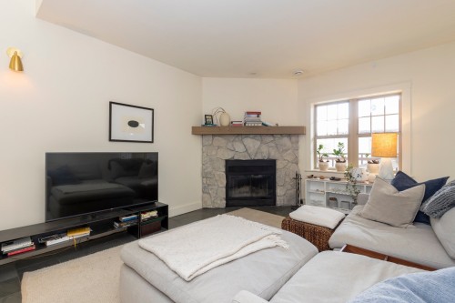 Salon - 199 Rue Du Contour, Orford, QC - Indoor Photo Showing Living Room With Fireplace