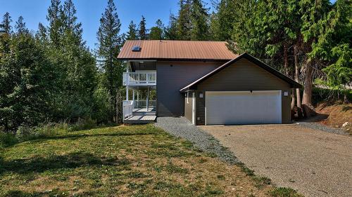 2725 Vickers Trail, Anglemont, BC - Outdoor