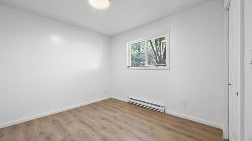 2725 Vickers Trail, Anglemont, BC - Indoor Photo Showing Other Room