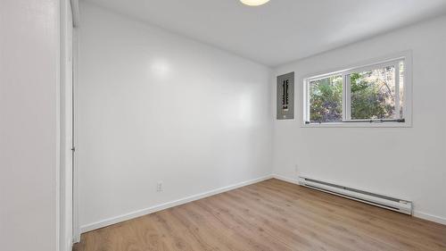 2725 Vickers Trail, Anglemont, BC - Indoor Photo Showing Other Room