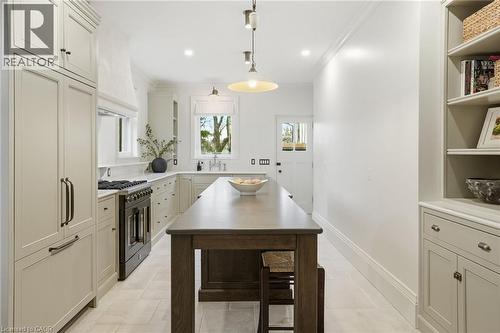 18 Inglewood Drive, Hamilton, ON - Indoor Photo Showing Kitchen With Upgraded Kitchen