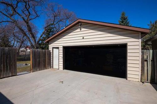 133 Riel Ave, Winnipeg, MB 