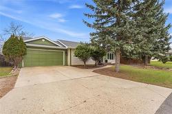 12 Glenthorne CR  Winnipeg, MB R2M 2R4