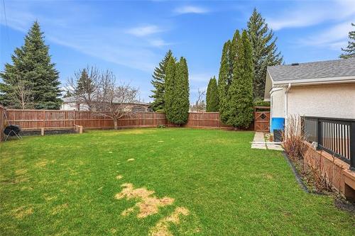 12 Glenthorne Cr, Winnipeg, MB 