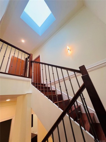 A-9708 Third St, Sidney, BC - Indoor Photo Showing Other Room