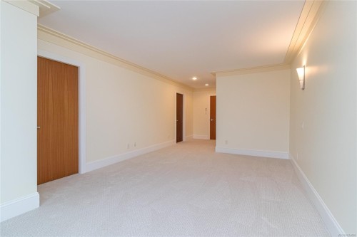 A-9708 Third St, Sidney, BC - Indoor With Storage