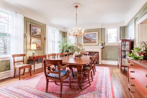 5 Undercliffe Avenue, Hamilton, ON - Indoor Photo Showing Dining Room