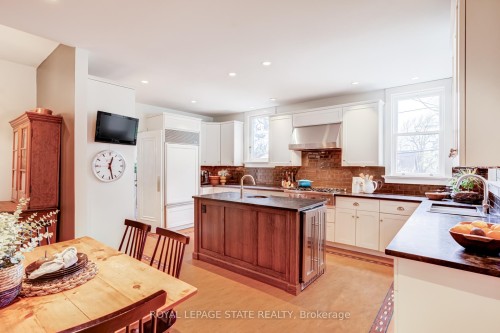 5 Undercliffe Avenue, Hamilton, ON - Indoor