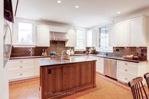 5 Undercliffe Avenue, Hamilton, ON - Indoor Photo Showing Kitchen