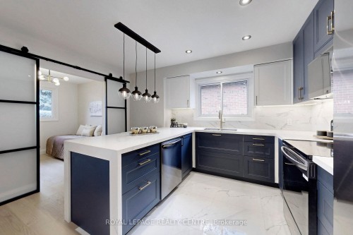 776 Garth Street, Hamilton, ON - Indoor Photo Showing Kitchen With Upgraded Kitchen