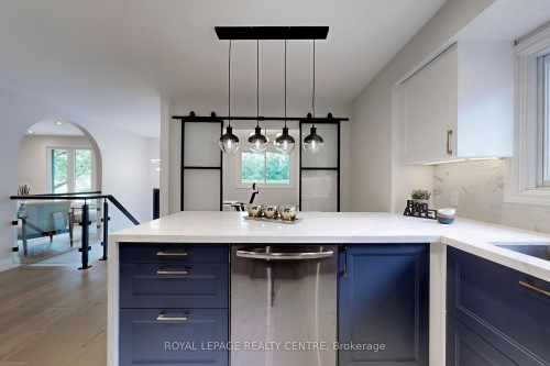 776 Garth Street, Hamilton, ON - Indoor Photo Showing Kitchen