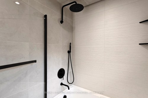 776 Garth Street, Hamilton, ON - Indoor Photo Showing Bathroom