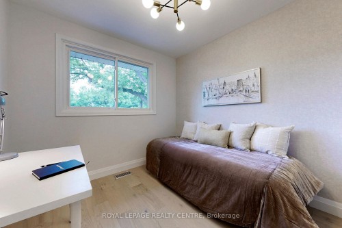 776 Garth Street, Hamilton, ON - Indoor Photo Showing Bedroom