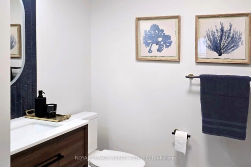 776 Garth Street, Hamilton, ON - Indoor Photo Showing Bathroom