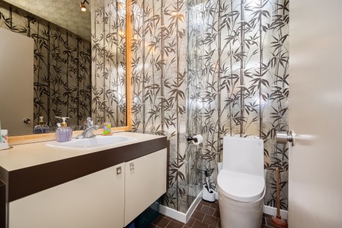Powder room - 1869 Rue De Livourne, Laval (Vimont), QC - Indoor Photo Showing Bathroom