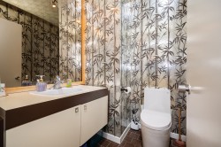 Powder room - 