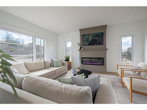 42 Golden Eagle Dr, Hanwell, NB 