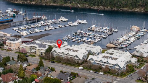 703-540 Stewart Ave  Nanaimo, BC V9S 5T5