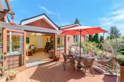 987 McBriar Ave  Saanich, BC V8X 3M3