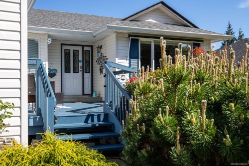 1076 Springbok Rd, Campbell River, BC 