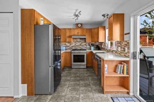 1076 Springbok Rd, Campbell River, BC 